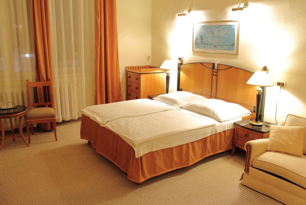 Hotel Central Hotel 3*