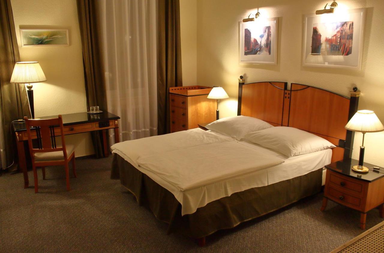 Hotel Central Hotel 3*